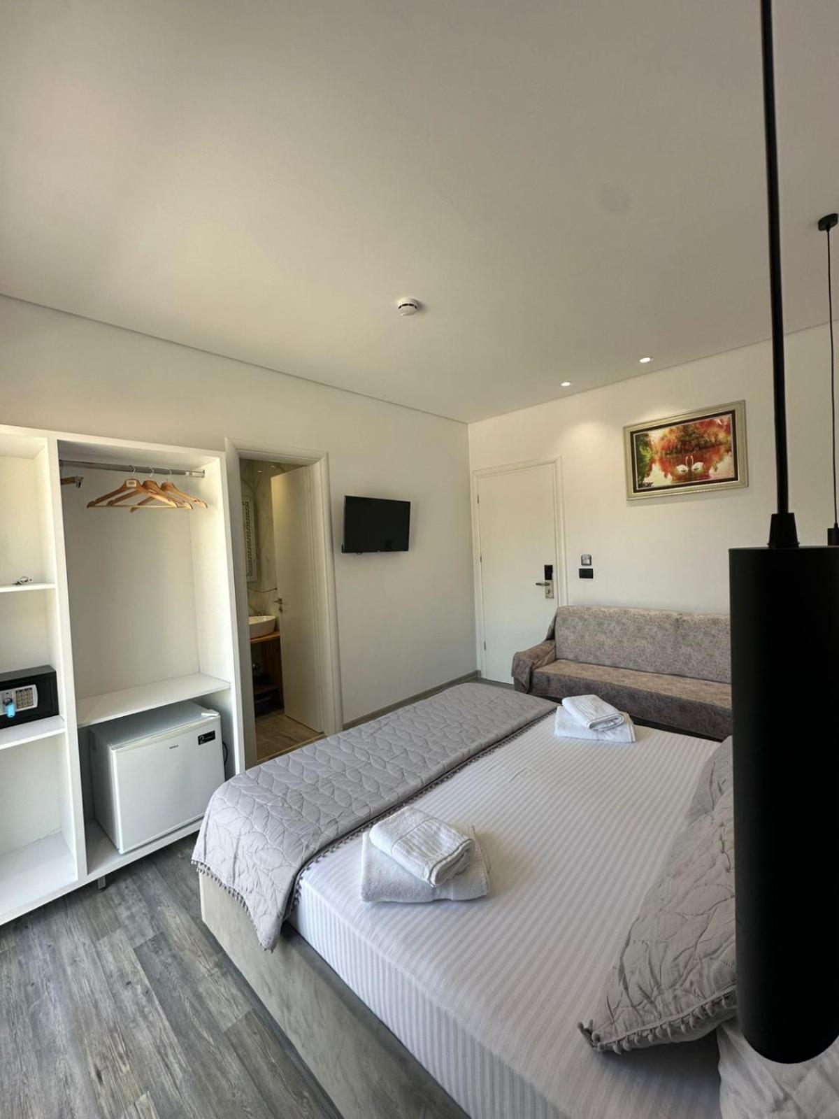 Luxury Villa Alisja Sarande With Private Beach מראה חיצוני תמונה