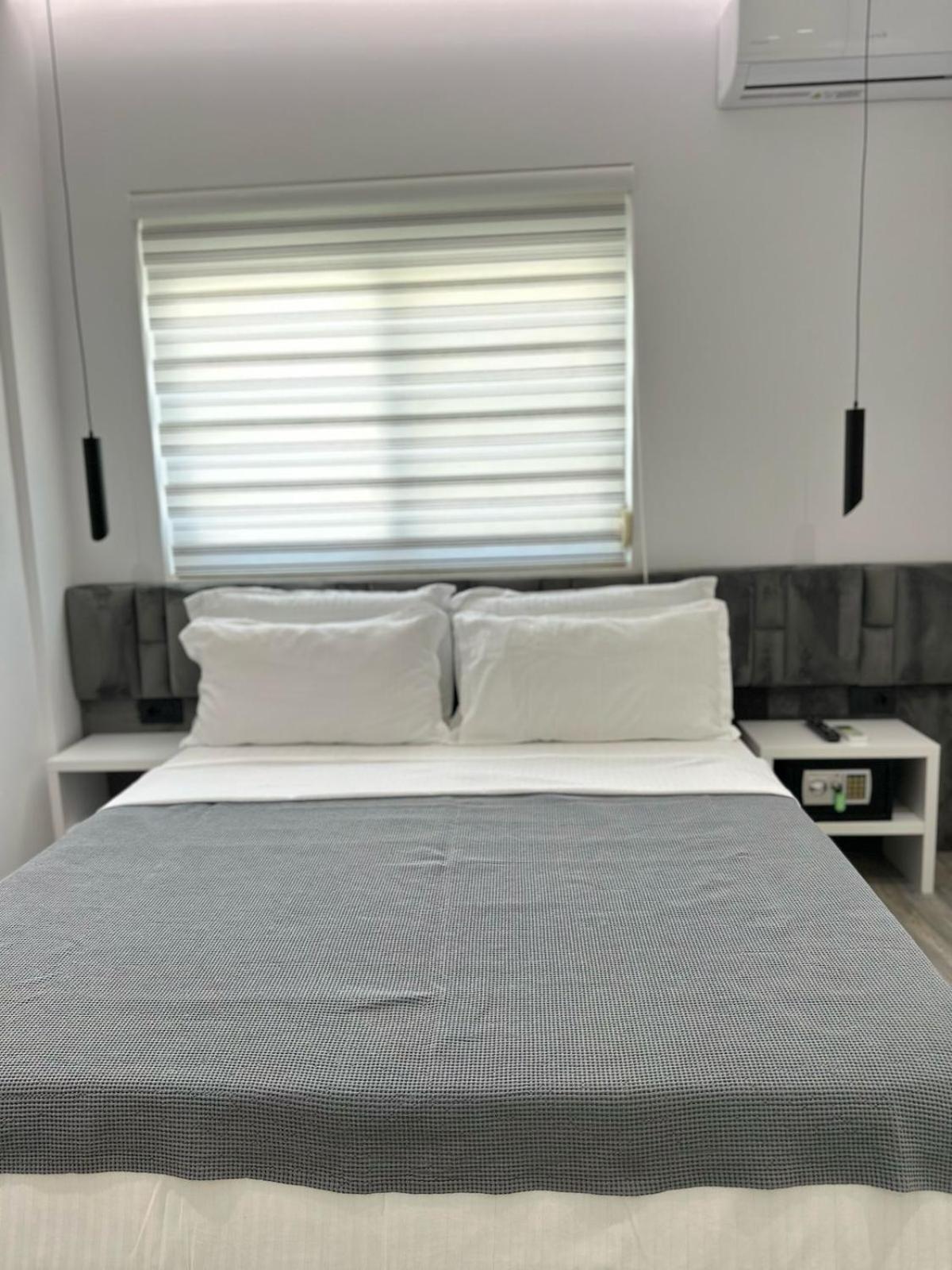 Luxury Villa Alisja Sarande With Private Beach מראה חיצוני תמונה